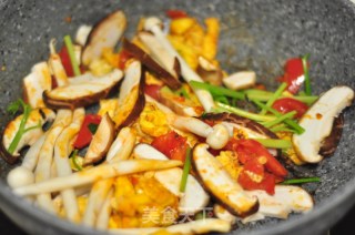 Pot Noodles with Tomato and Egg recipe