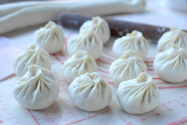 In The Spring, The Flu is High. Steam The Steamed Buns with this Dish, Which is White and Soft. recipe