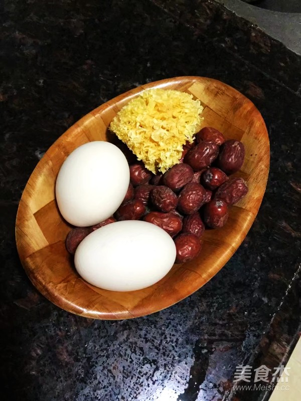 Snow Fungus, Red Dates, Eggs and Syrup recipe