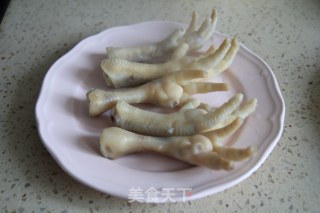 Stewed Chicken Feet with Red Dates recipe