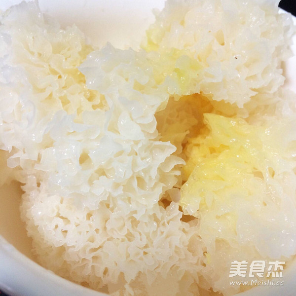 White Fungus Soup recipe