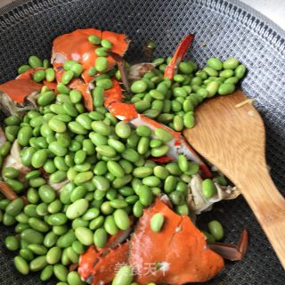 Fried Sea Crab with Edamame recipe