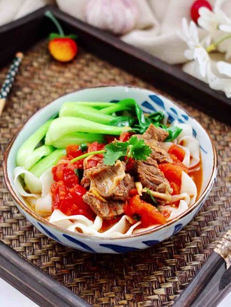 Beef Noodles with Tomato and Vegetables