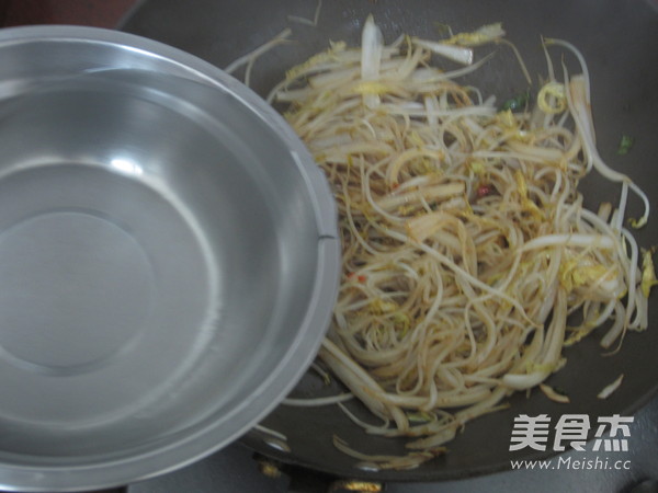 Stir-fried Instant Noodles recipe