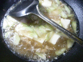 Loofah Shredded Pork Tofu Soup recipe