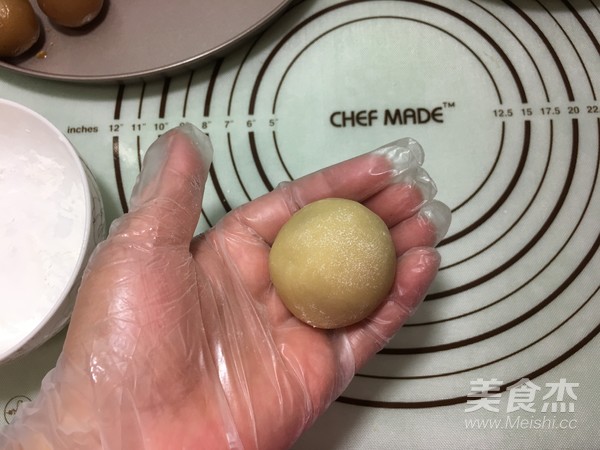 Mooncake with Lotus Seed Paste and Salted Egg Yolk (cantonese Style) recipe