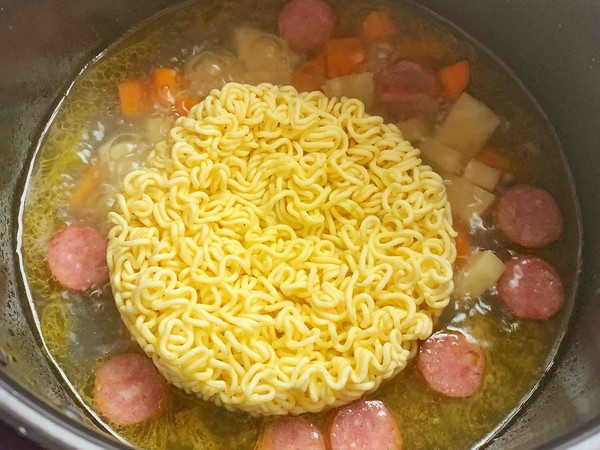 Curry Beef Sausage Sin Ramen recipe