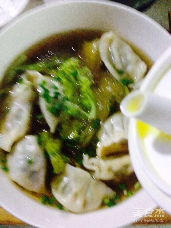 Hot and Sour Cabbage Vermicelli Boiled Dumplings recipe