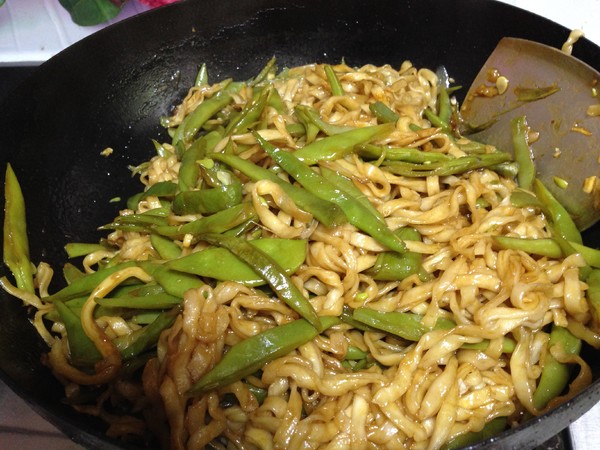 Braised Noodles with Carob recipe