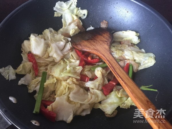 Stir-fried and Shredded Cabbage recipe