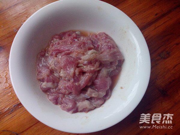 Stir-fried Lean Pork with Soaked Ginger Dried Beans recipe