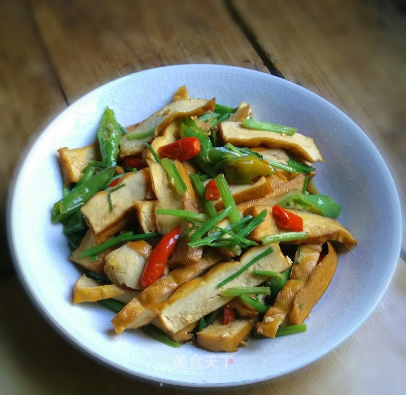Stir-fried Celery with Fragrant Dried Seeds recipe