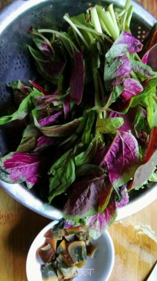 Red Amaranth and Preserved Egg Soup recipe