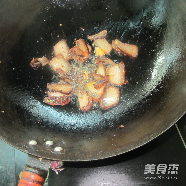 Roasted Bacon with Soy Sauce and Dried Radish recipe