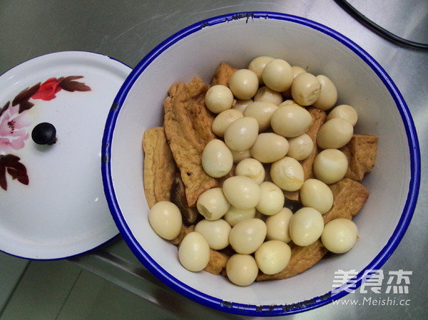 Marinated Tofu and Quail Eggs recipe