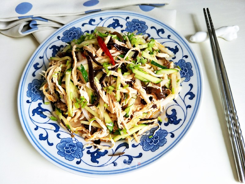 Stir-fried Chicken with Cucumber in Red Oil recipe