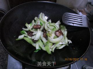 Stir-fried Mushrooms with Green Vegetables recipe