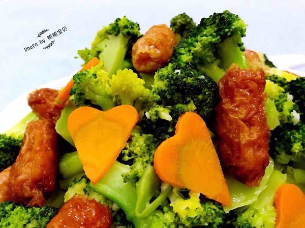 Stir-fried Baby Intestines with Garlic Broccoli recipe