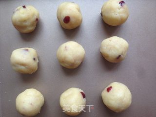 Xiaoyuer Cranberry and Mung Bean Mooncakes recipe