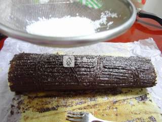 Strawberry Cake Roll with Chocolate on The Outer Layer recipe