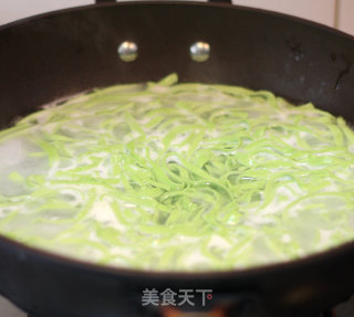 Oily Emerald Noodles recipe