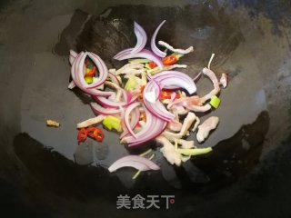 [yantai] Stir-fried Noodles with Homemade Vegetables and Pork recipe