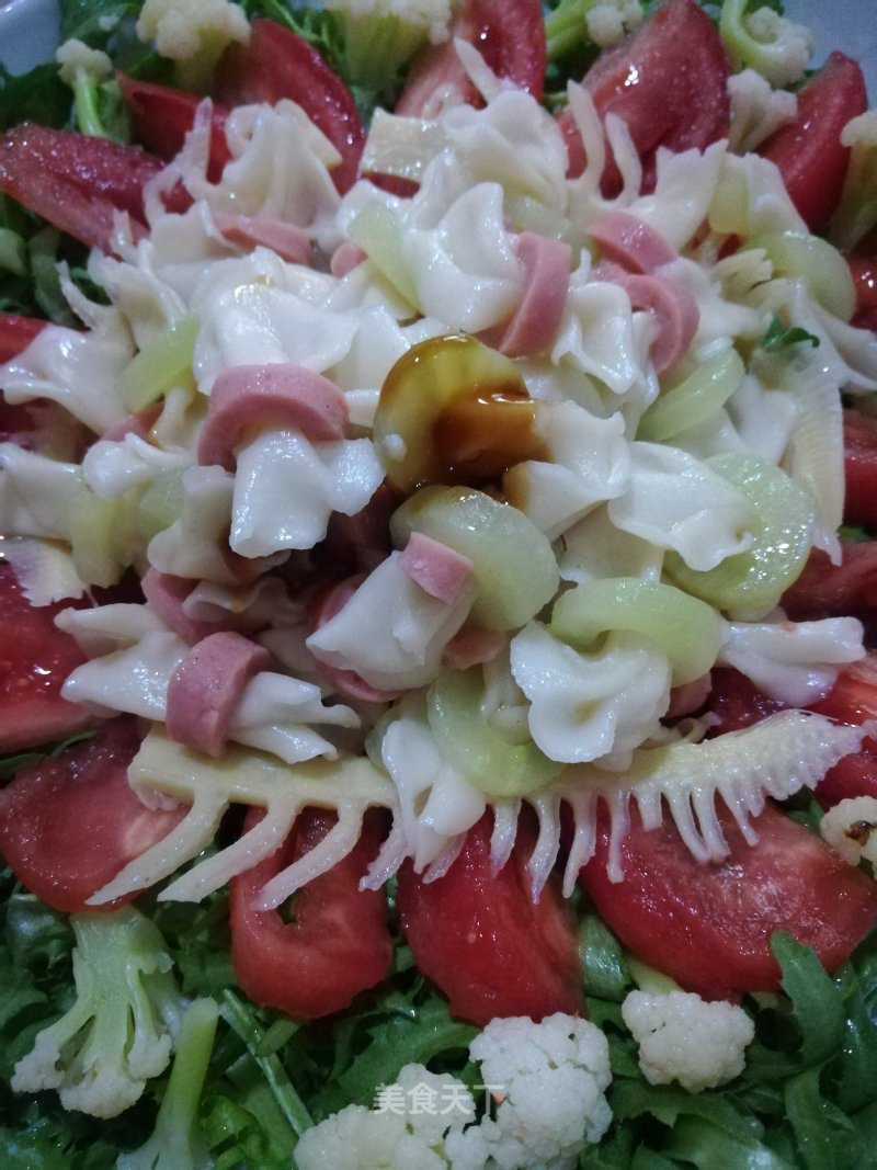 Two-color Butterfly Noodle Salad recipe