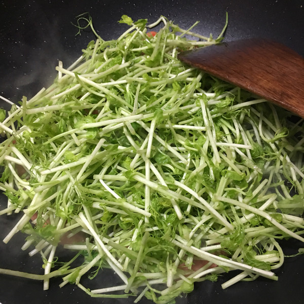Stir-fried Bean Sprouts with Ham recipe