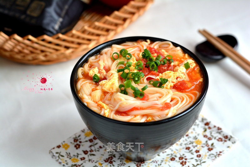 Tomato and Egg Hot Noodle Soup recipe