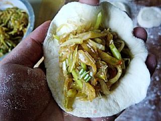 Vegetable Buns with Gourd Stuffing recipe