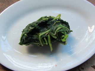 Dandelion Mixed with Carrot Shreds recipe