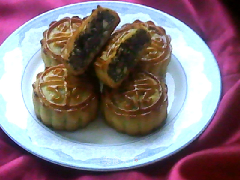 Black Sesame Ham Mooncakes recipe