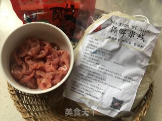 Sauerkraut Shredded Pork Rice Noodles recipe