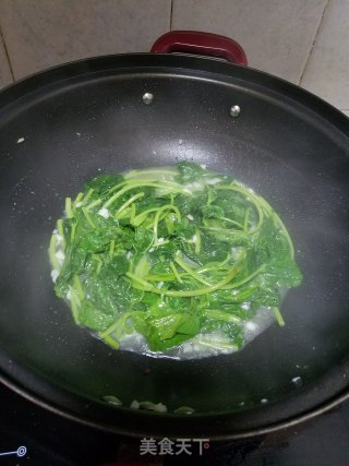 Stir-fried Sweet Potato Leaves with Garlic recipe