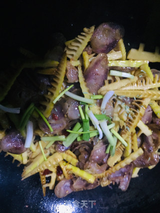 Stir-fried Sausage with Spring Bamboo Shoots recipe