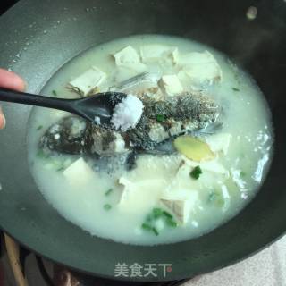 Tofu Crucian Carp Soup recipe