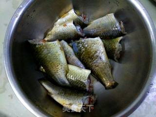 Braised Tofu with Carassius and Bailing Mushroom recipe