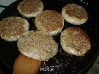 Sesame Meat Pie recipe