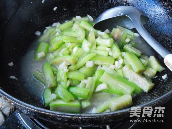 Garlic Loofah recipe