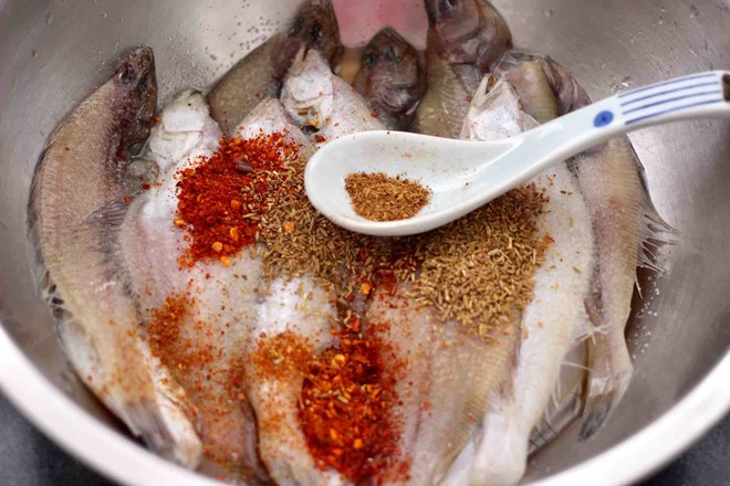 Spicy Cumin Sliced Mouth Fish recipe