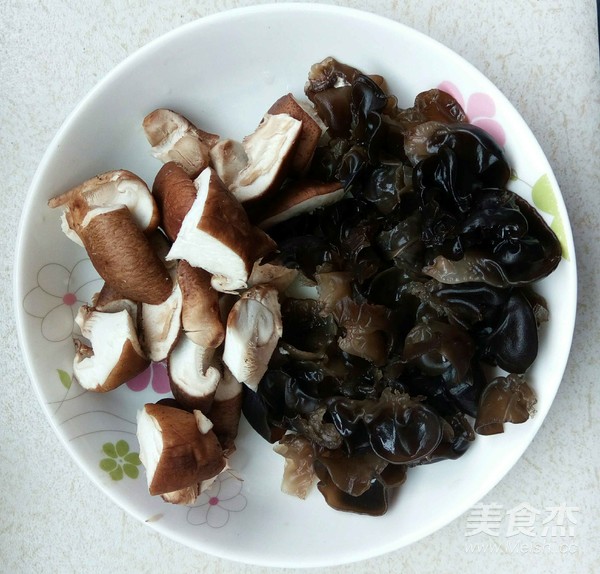 Grilled Mushrooms, Bamboo Shoots and Grilled Bran recipe