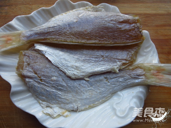 Steamed Dried Fish recipe