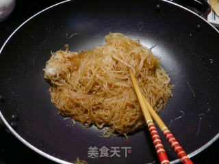 Stir-fried Fine Noodles with Barbecued Cabbage recipe