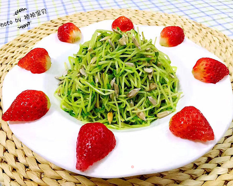 Cold Bean Sprouts Melon Seeds recipe