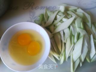 Scrambled Eggs with Loofah recipe