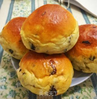 Blackcurrant Cheese Bread recipe