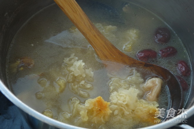 White Fungus Black Chicken Soup recipe