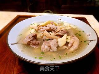 Winter Bamboo Shoots Cuttlefish Bone Soup recipe