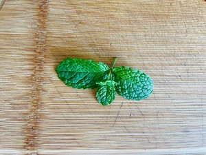 Summer Refreshing 【fried Beef with Mint】 recipe
