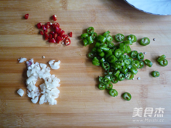 Sour and Spicy Chicken Soba Cold Noodles recipe